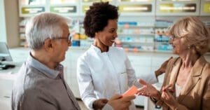 Exclusivo: farmacêutica da USP comenta a Resolução nº 5/2025 do CFF