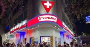 Drogaria Venancio abre loja bilíngue em Copacabana