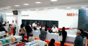 Drogamais adota robô para atendimento 24 horas