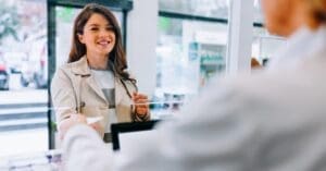 Qual o CPF? Procon-SP alerta para uso de dados pessoais em farmácias