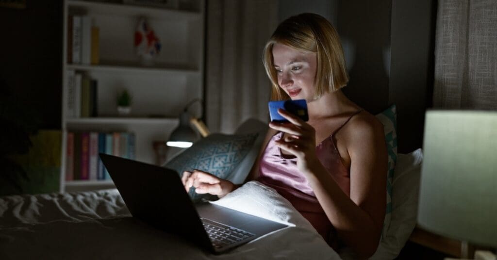 Hábitos-noturnos-dos-shoppers-impulsionam-vendas-online