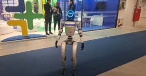 Abrafarma: setor deve investir R$1 bi em inovação de IA