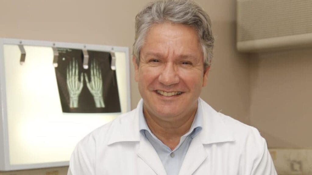 valderílio-feijo-azevedo-reumatologista-professor-associado-do-departamento-de-clinica-medica-universidade-federal-do-parana-divulgacao