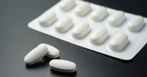 Anvisa anuncia interdição de lotes de antibiótico e anestésico