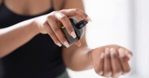 Brasileiros estão usando mais perfume