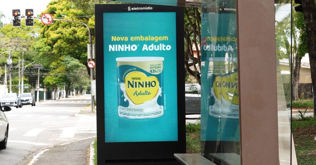 totem-com-divulgacao-leite-ninho-nestle