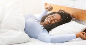 Dormir bem é o novo skincare