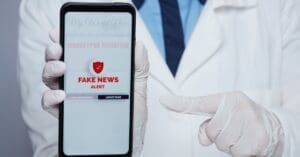 Interfarma lança guia para combater fake news em saúde