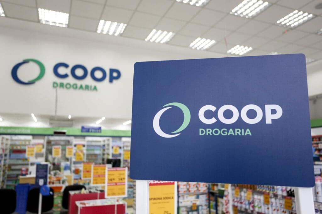 COOP-implanta-escala-5x2-em-todas-as-drogarias