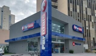 Farmais projeta abrir 80 lojas e triplicar venda de marca própria