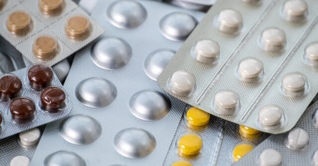 Descarte de medicamentos supera 1 mil toneladas em farmácias