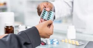 Pesquisa mostra que brasileiros gastaram R$ 238 bi com medicamentos em 2025