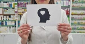 Saúde mental entra no radar das farmácias com atualização da NR-1