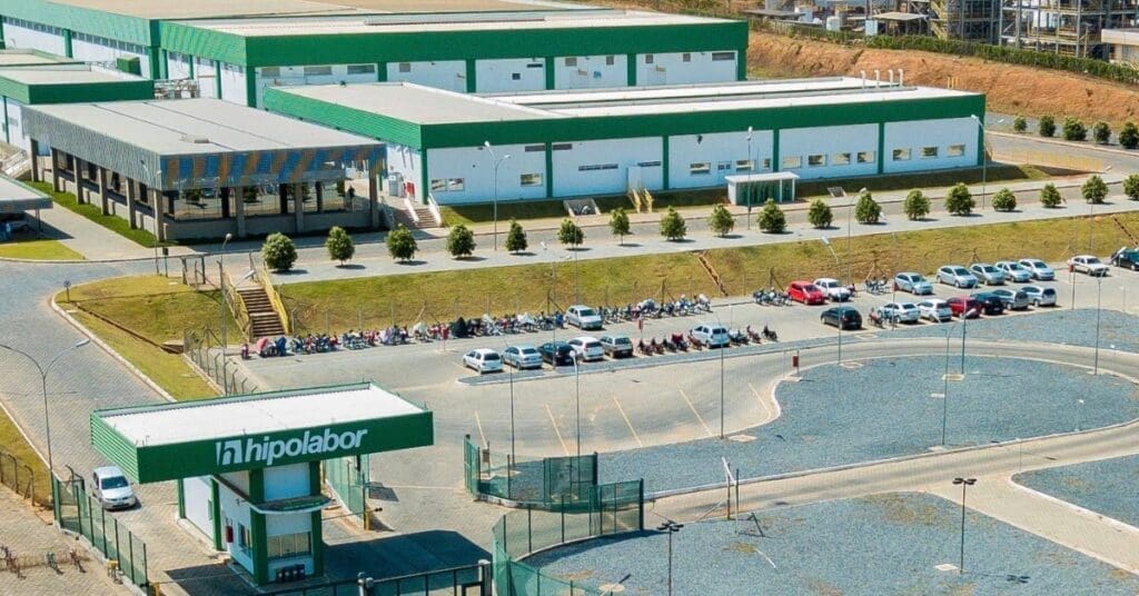 fachada-fabrica-hipolabor-em-montes-claros
