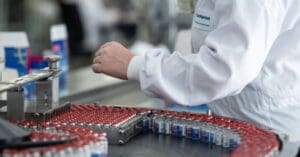 Eurofarma investe R$ 712 milhões em P&D e reforça aposta em inovação