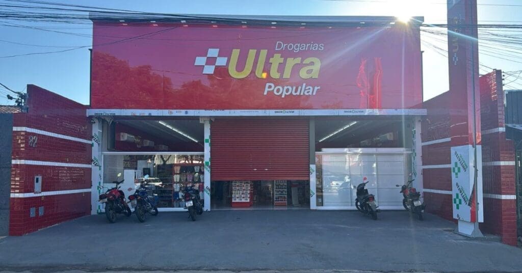 fachada-loja-da-rede-ultra-popular-em-sete-lagoas-minas-gerais-farmarcas